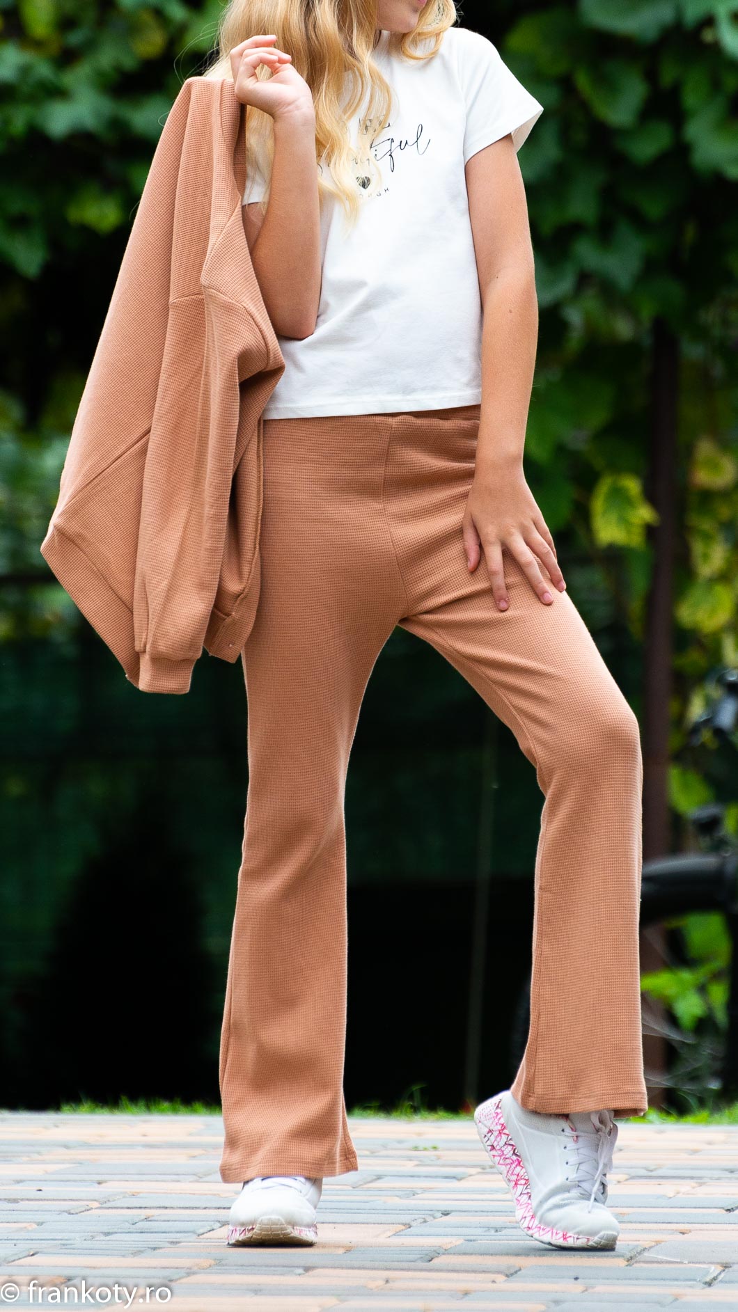 Set Bluză Tricou Pantaloni